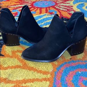 Vince Camuto Booties Size 5